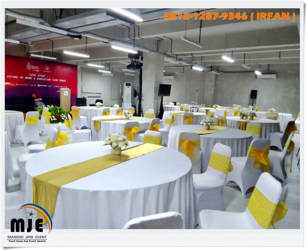 Sewa Kursi Futura Raja Cover Putih Pita Gold Event Hotel Haris Bekasi